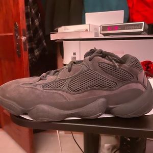 Yeezy 500 Black